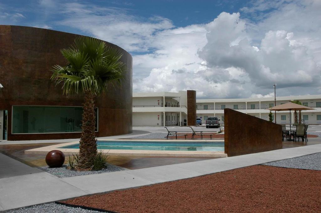 American Inn Hotel & Suites Delicias Kültér fotó