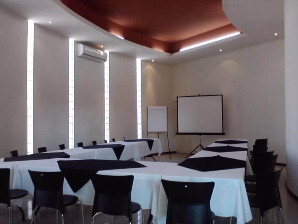 American Inn Hotel & Suites Delicias Kültér fotó