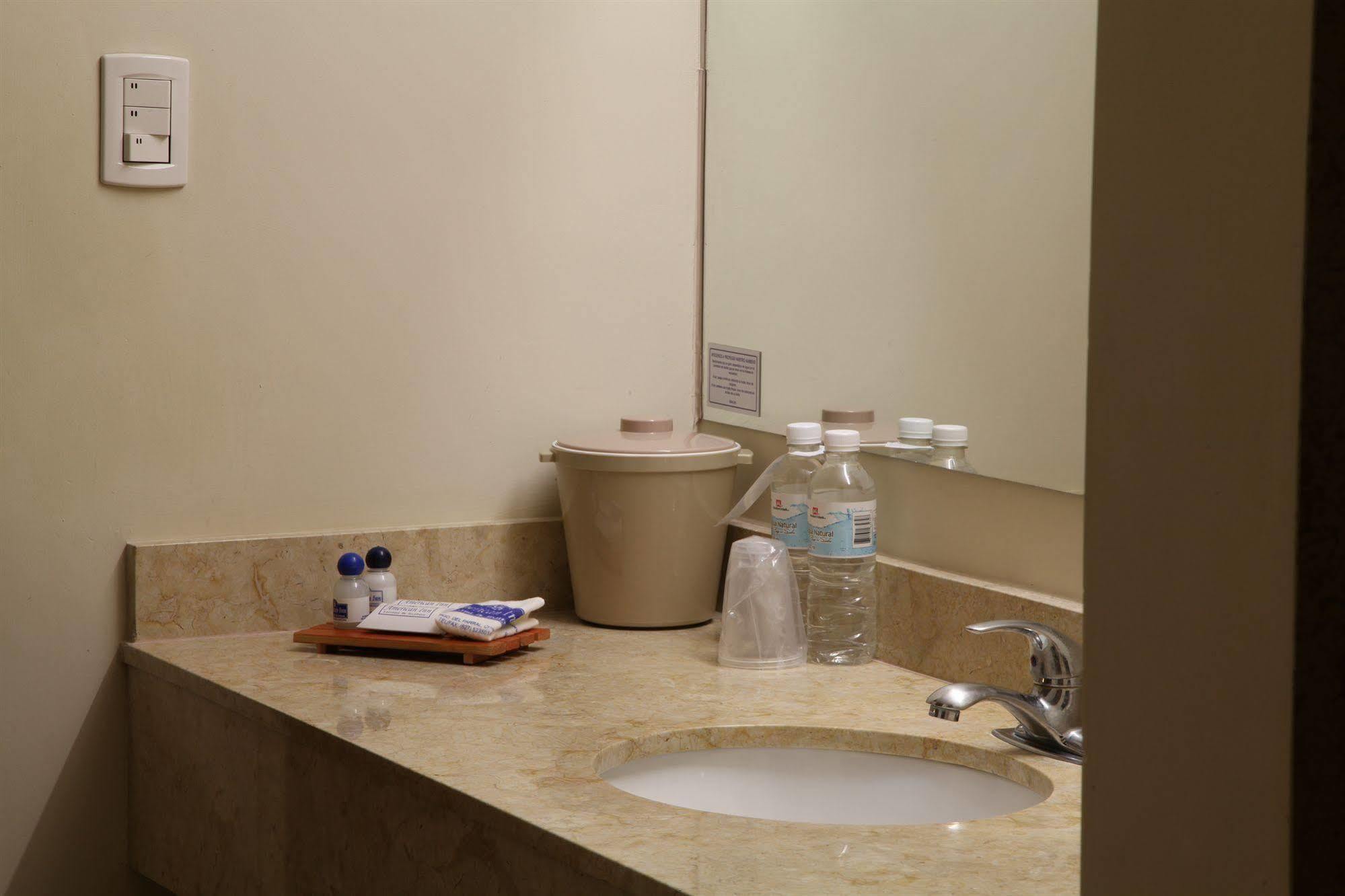 American Inn Hotel & Suites Delicias Kültér fotó
